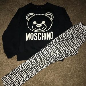 👁‍🗨Kids Moschino outfit👁‍🗨